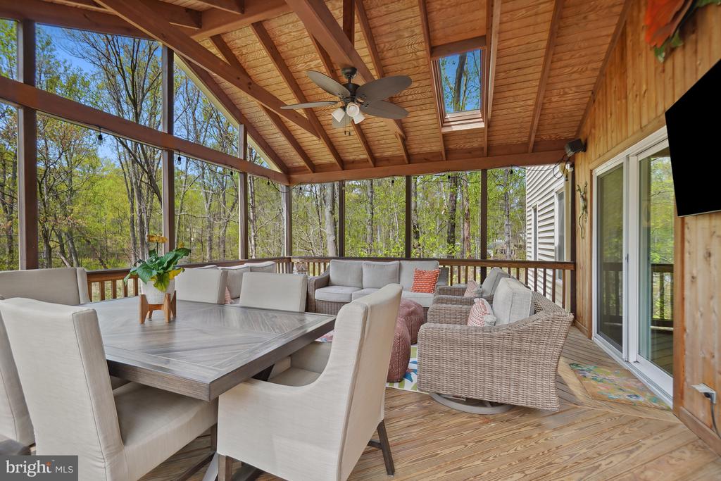 11007 RACCOON RIDGE COURT