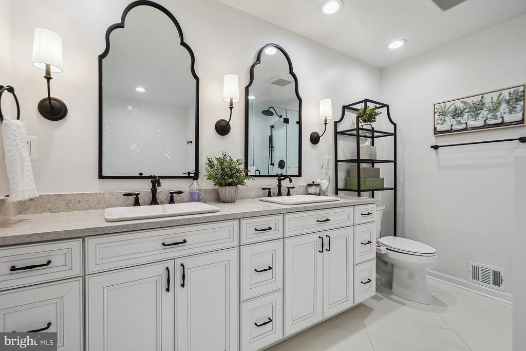 11007 RACCOON RIDGE COURT