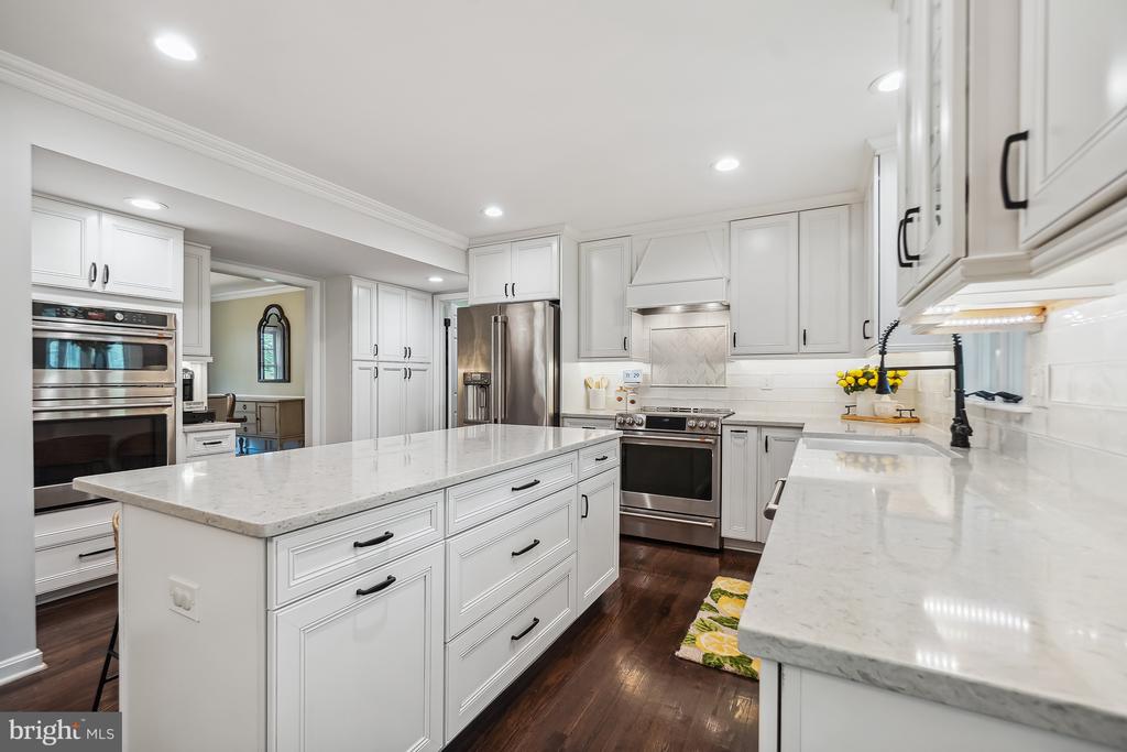 11007 RACCOON RIDGE COURT