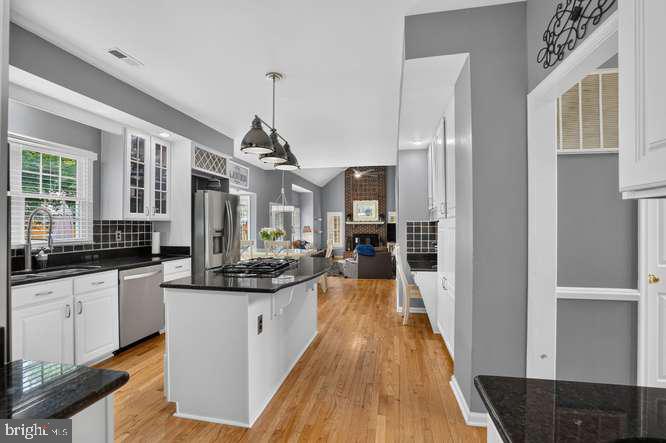 7919 BRACKSFORD COURT