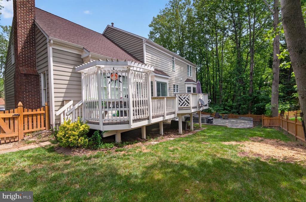 7919 BRACKSFORD COURT