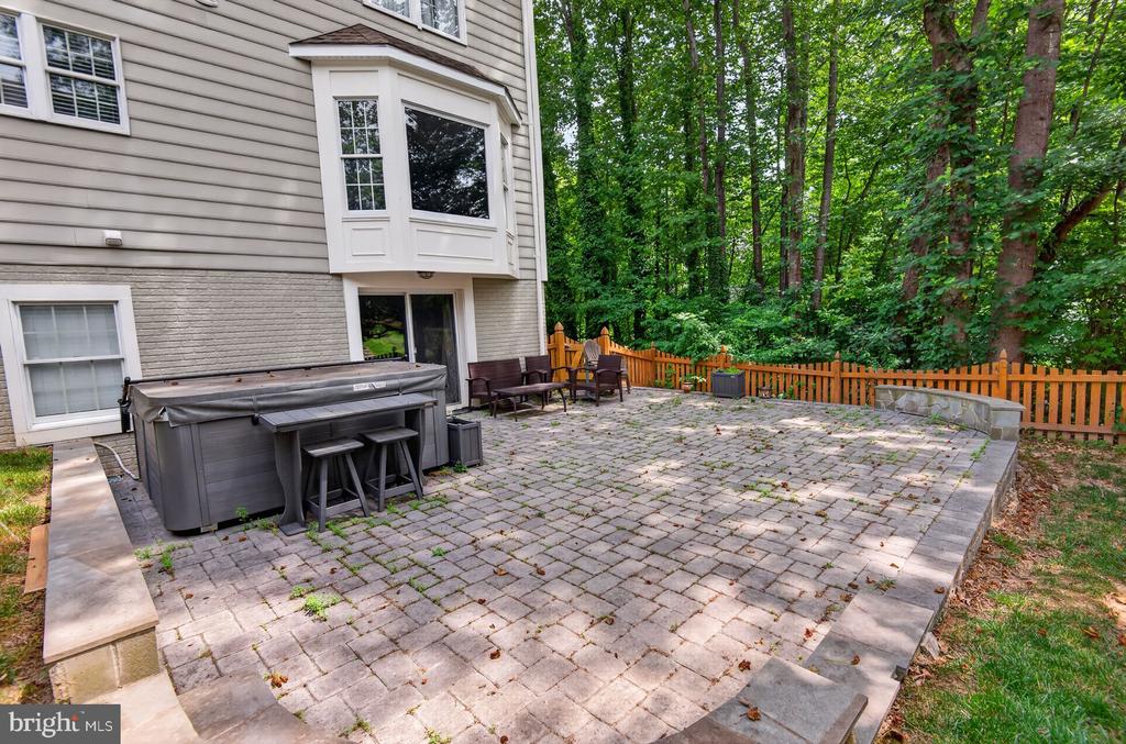 7919 BRACKSFORD COURT