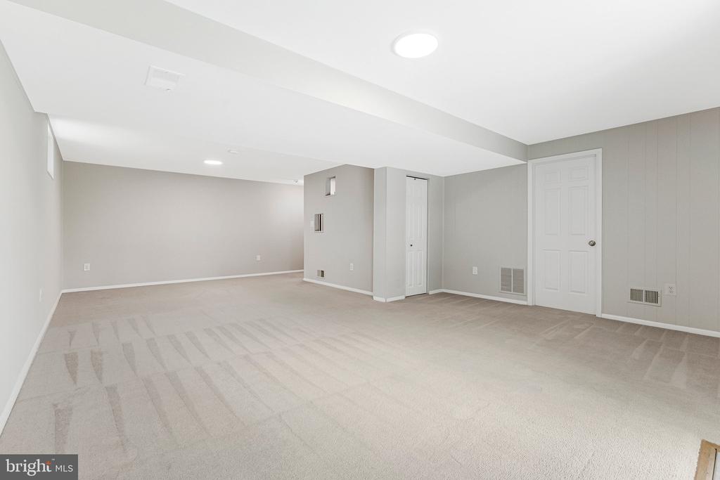 8422 BLEVINS WAY CT