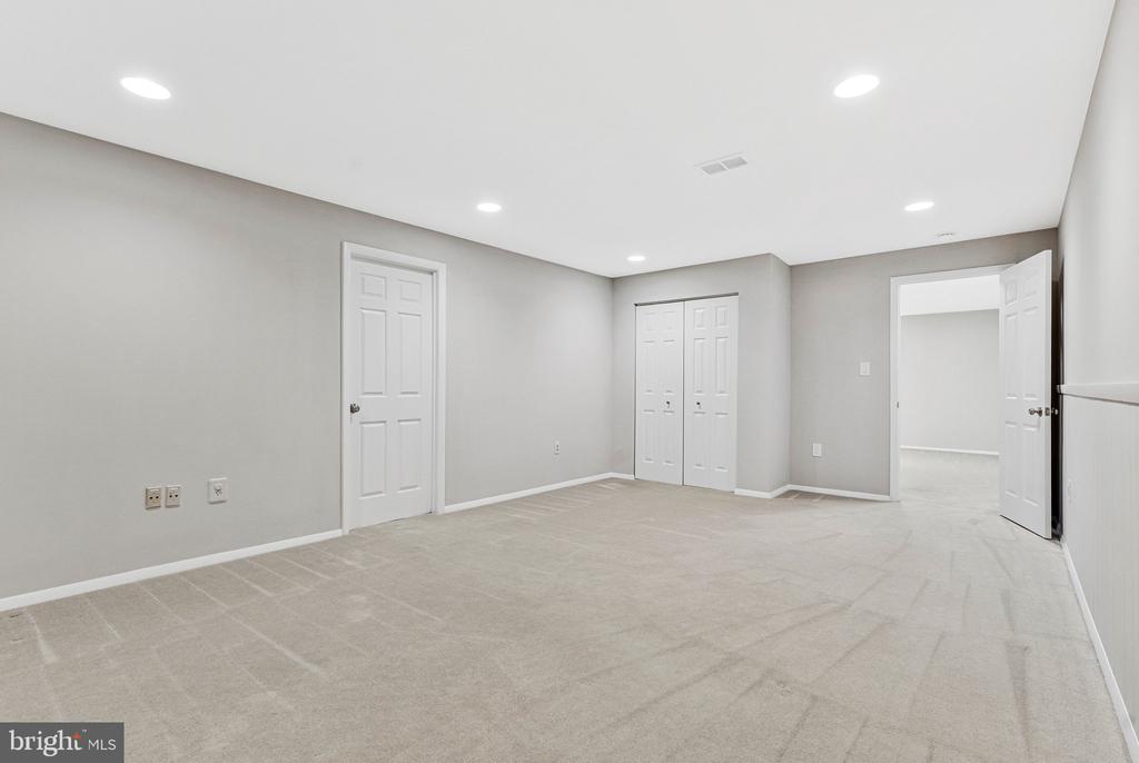 8422 BLEVINS WAY CT