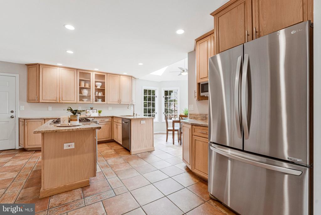 8422 BLEVINS WAY CT