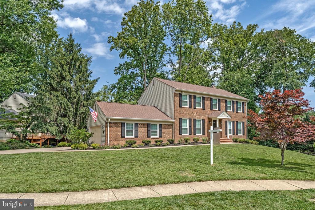 8422 BLEVINS WAY CT