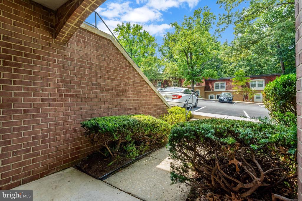 5913 PRINCE JAMES DRIVE Unit: I ("EYE")
