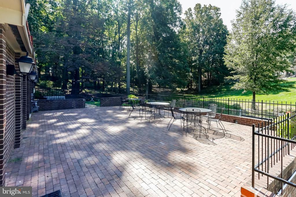 5913 PRINCE JAMES DRIVE Unit: I ("EYE")