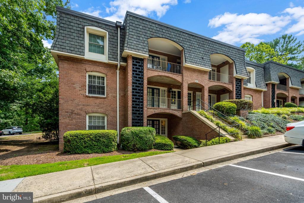 5913 PRINCE JAMES DRIVE Unit: I ("EYE")