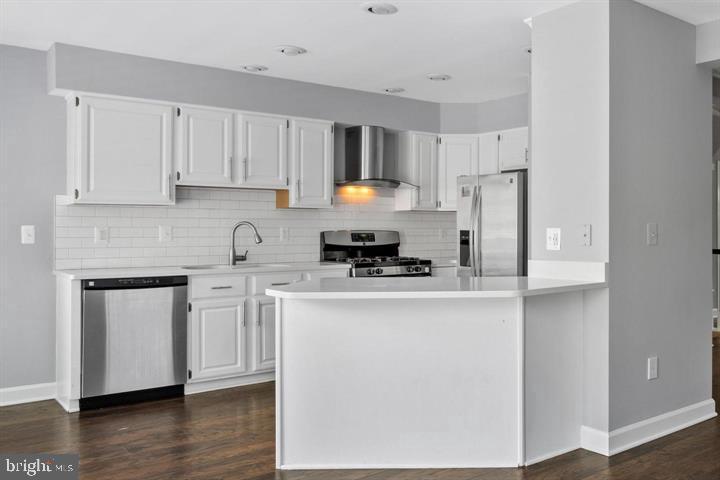 7439 HEATHERFIELD LANE