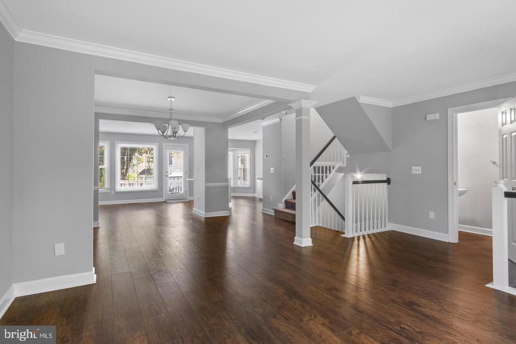 7439 HEATHERFIELD LANE