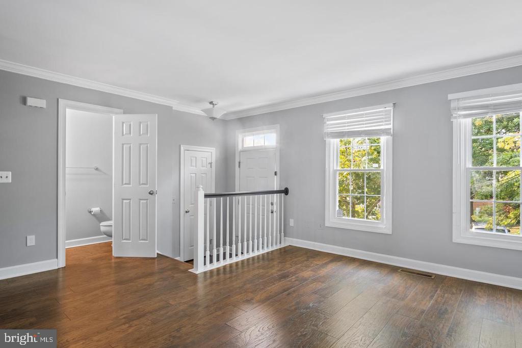7439 HEATHERFIELD LANE
