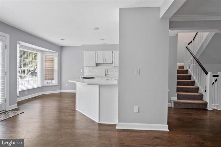 7439 HEATHERFIELD LANE
