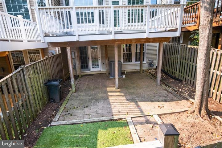 7439 HEATHERFIELD LANE