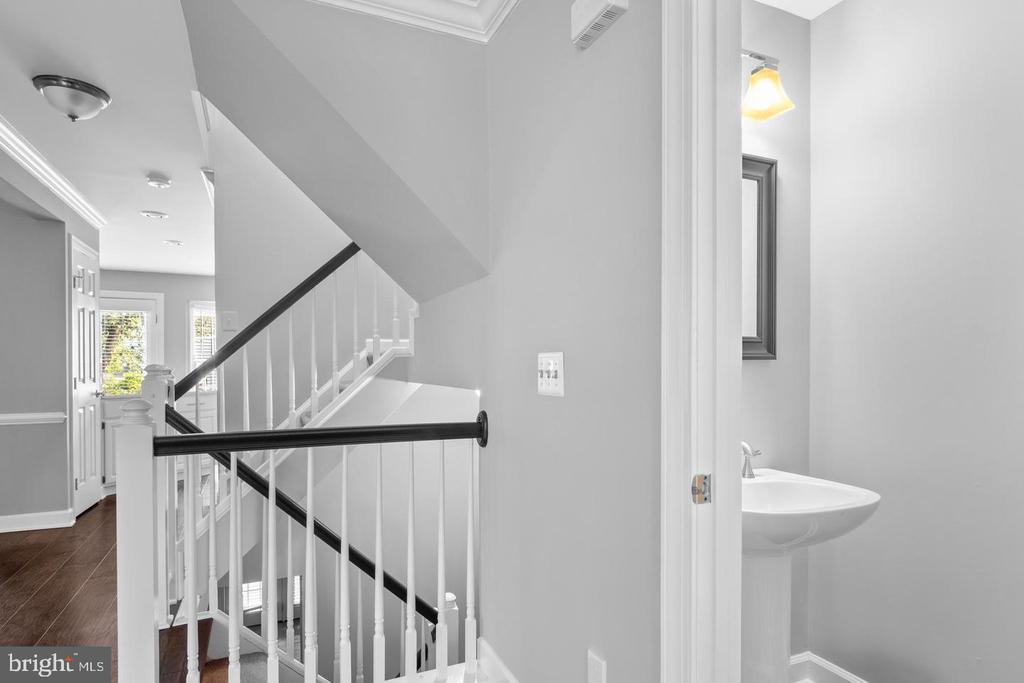 7439 HEATHERFIELD LANE