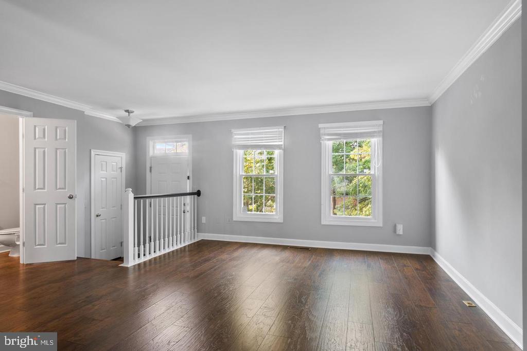 7439 HEATHERFIELD LANE