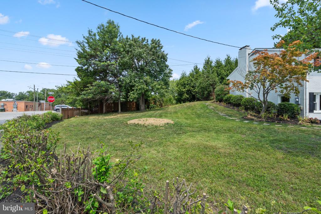 8118 AINSWORTH