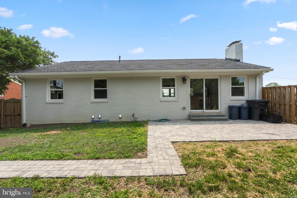 8118 AINSWORTH