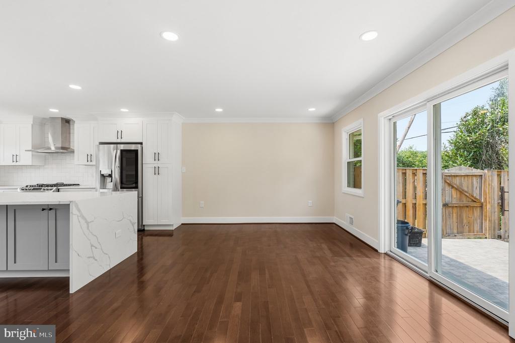 8118 AINSWORTH