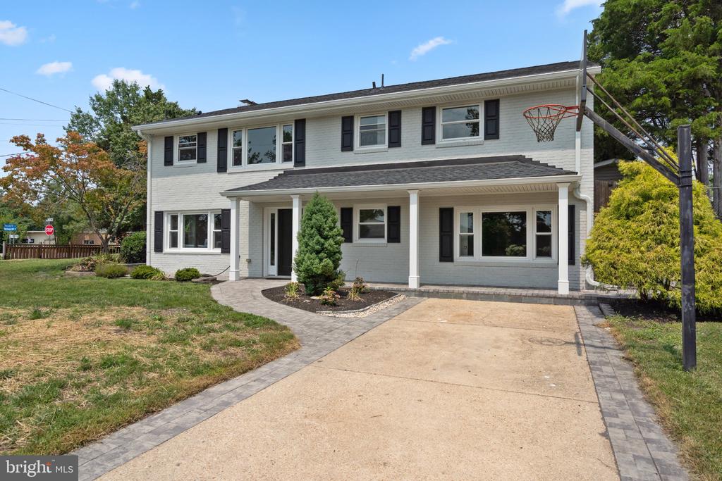 8118 AINSWORTH