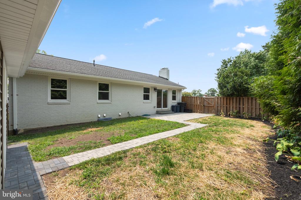 8118 AINSWORTH