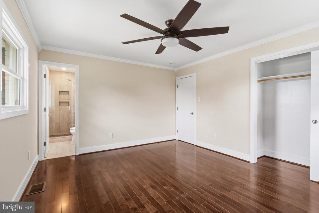 8118 AINSWORTH