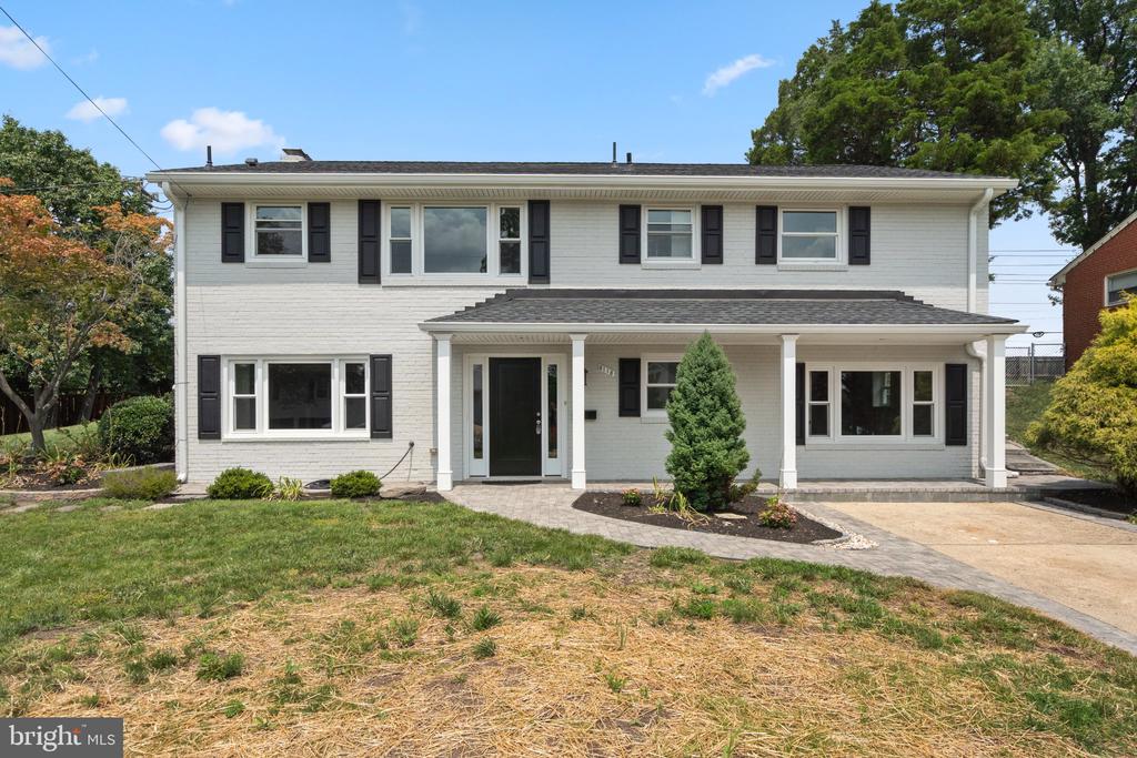 8118 AINSWORTH