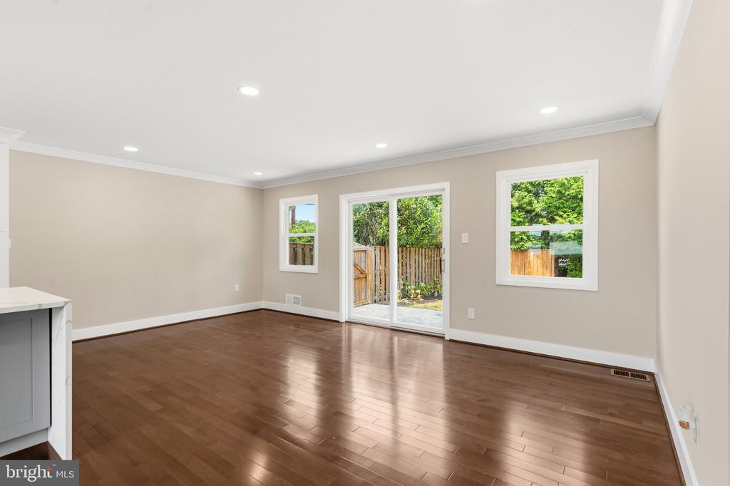 8118 AINSWORTH
