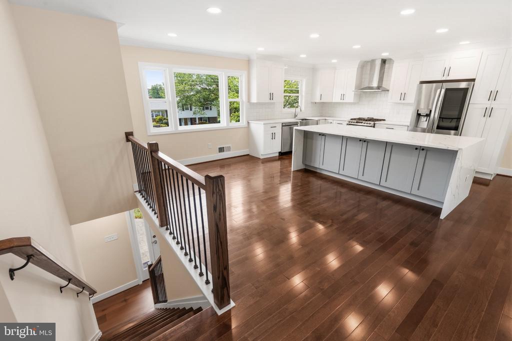 8118 AINSWORTH