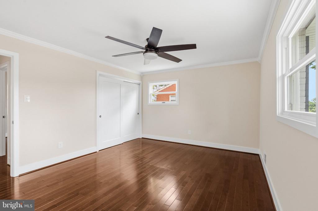 8118 AINSWORTH
