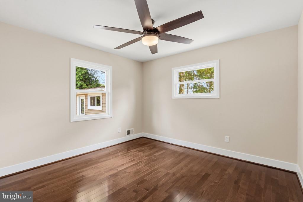 8118 AINSWORTH