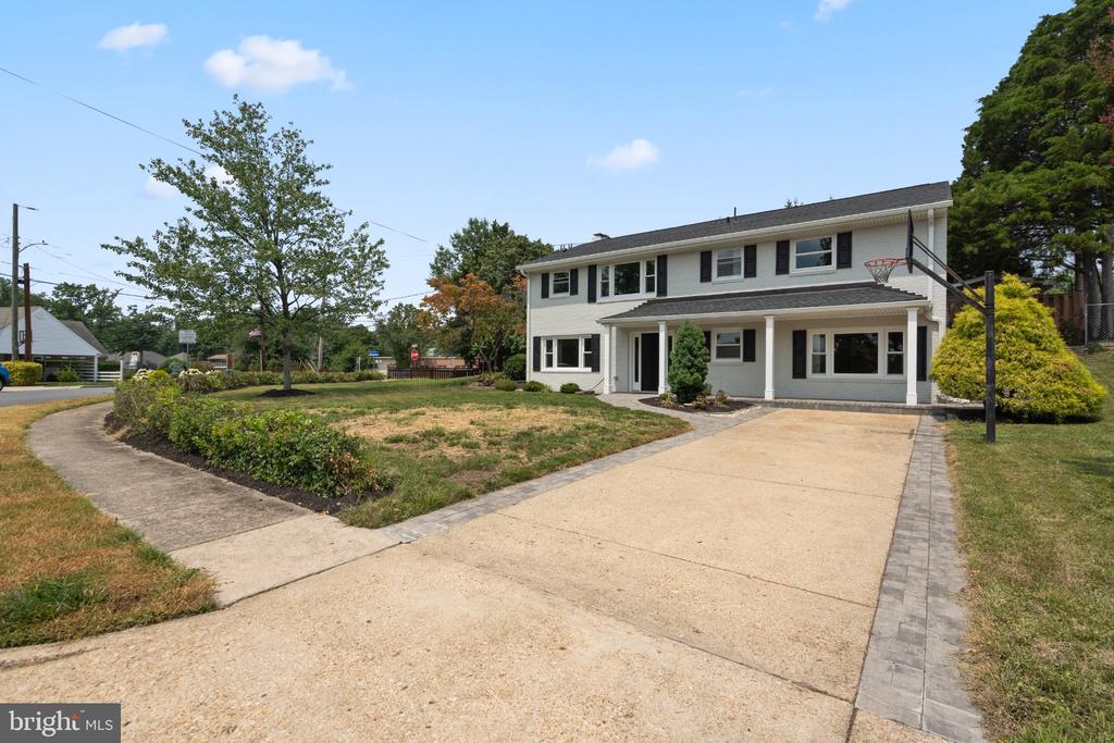 8118 AINSWORTH