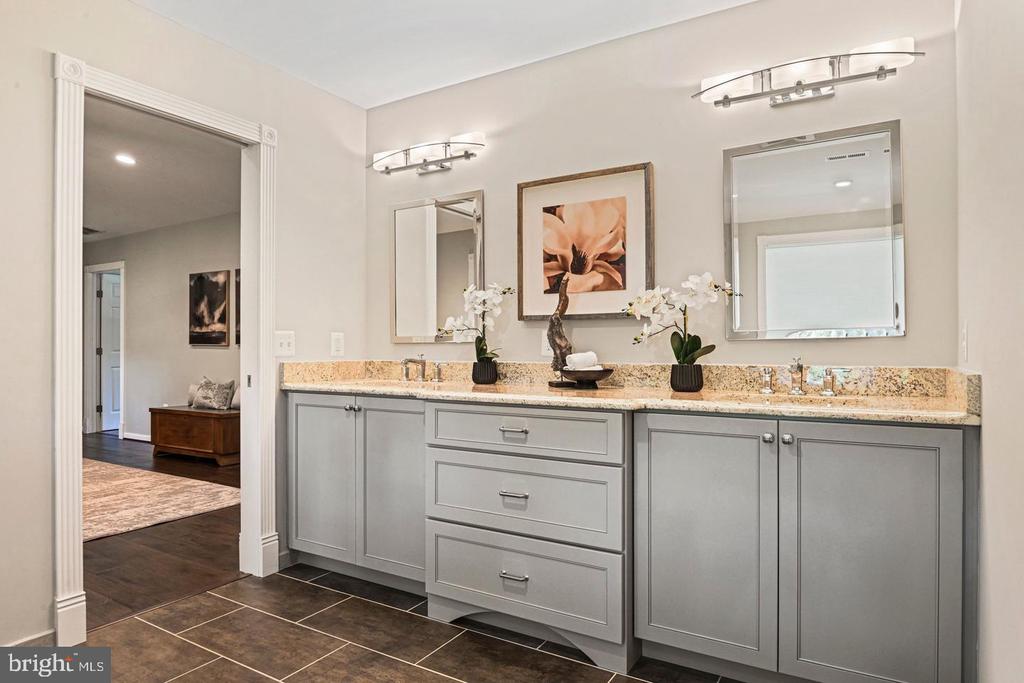 10315 MOUNTINGTON COURT