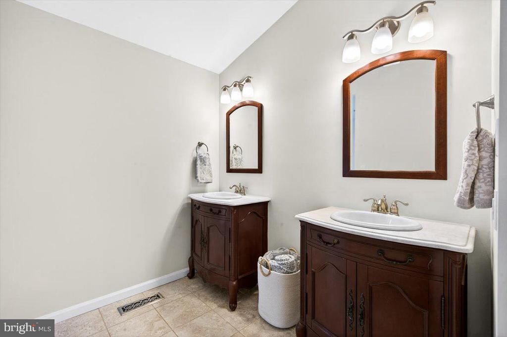 3894 PLUM RUN COURT