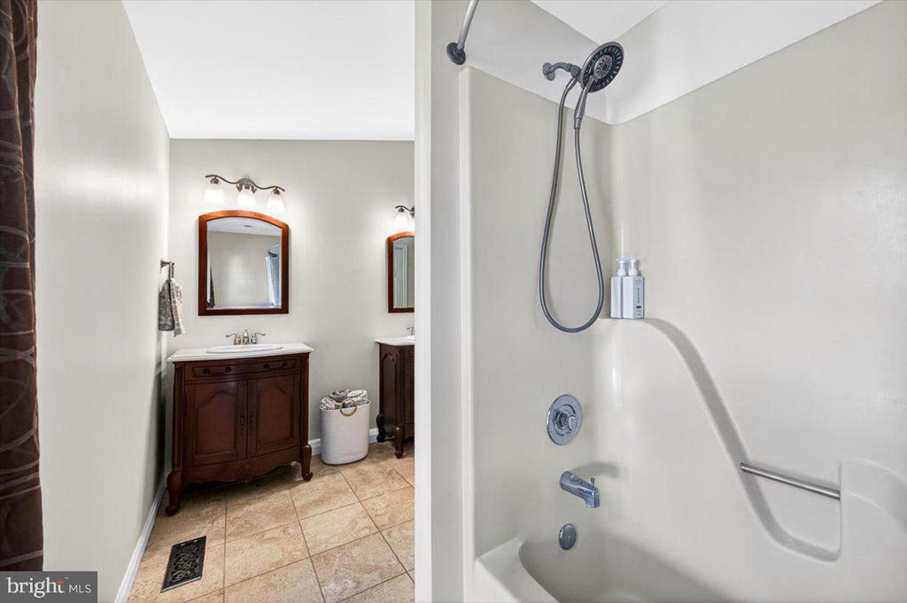 3894 PLUM RUN COURT
