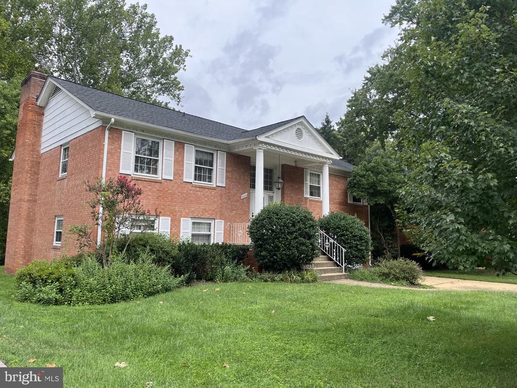 6220 HARDY DRIVE