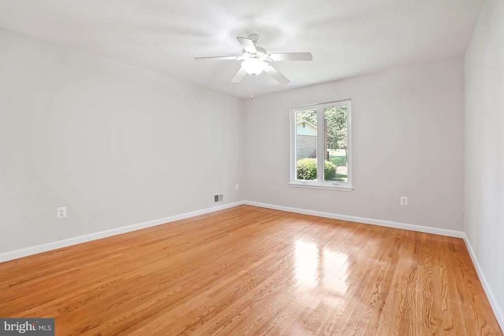 11005 RING ROAD