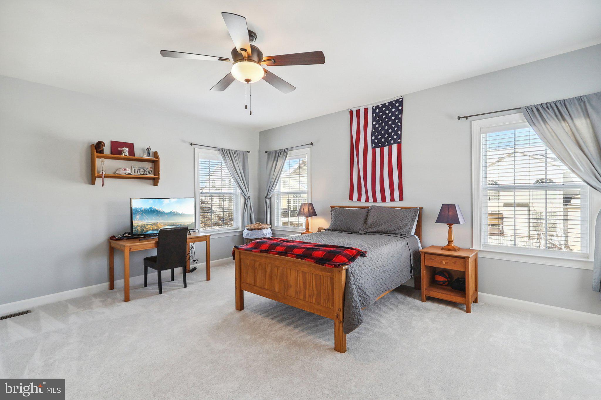 2204 SPIRIT COURT NE