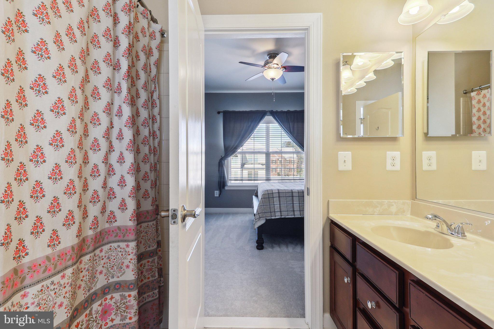 2204 SPIRIT COURT NE