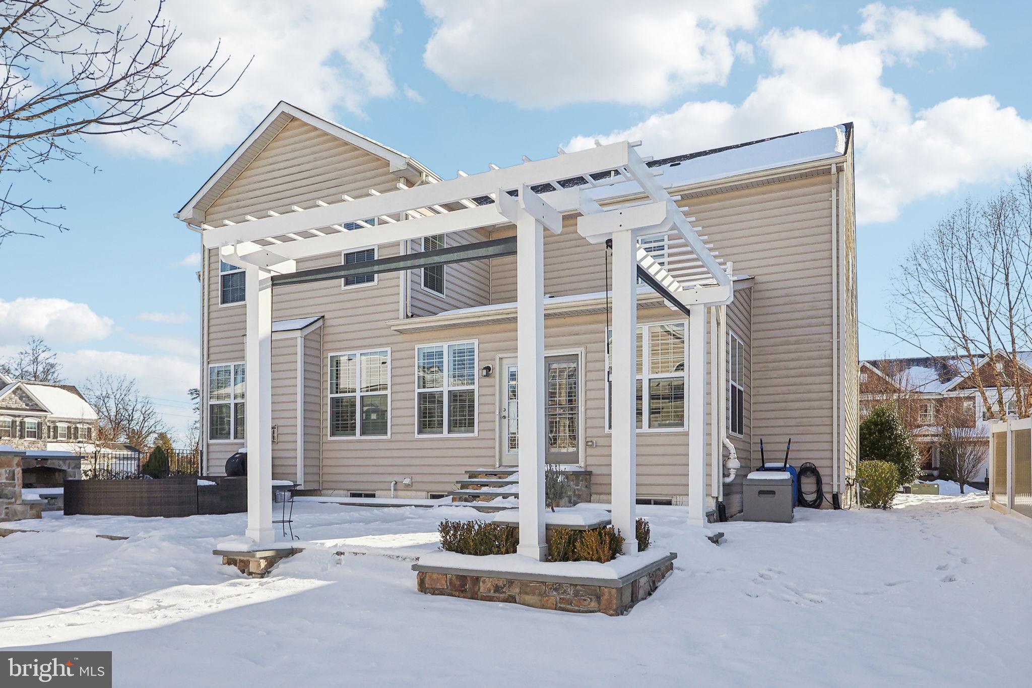 2204 SPIRIT COURT NE