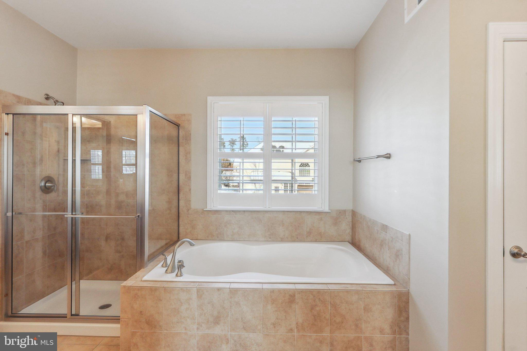 2204 SPIRIT COURT NE