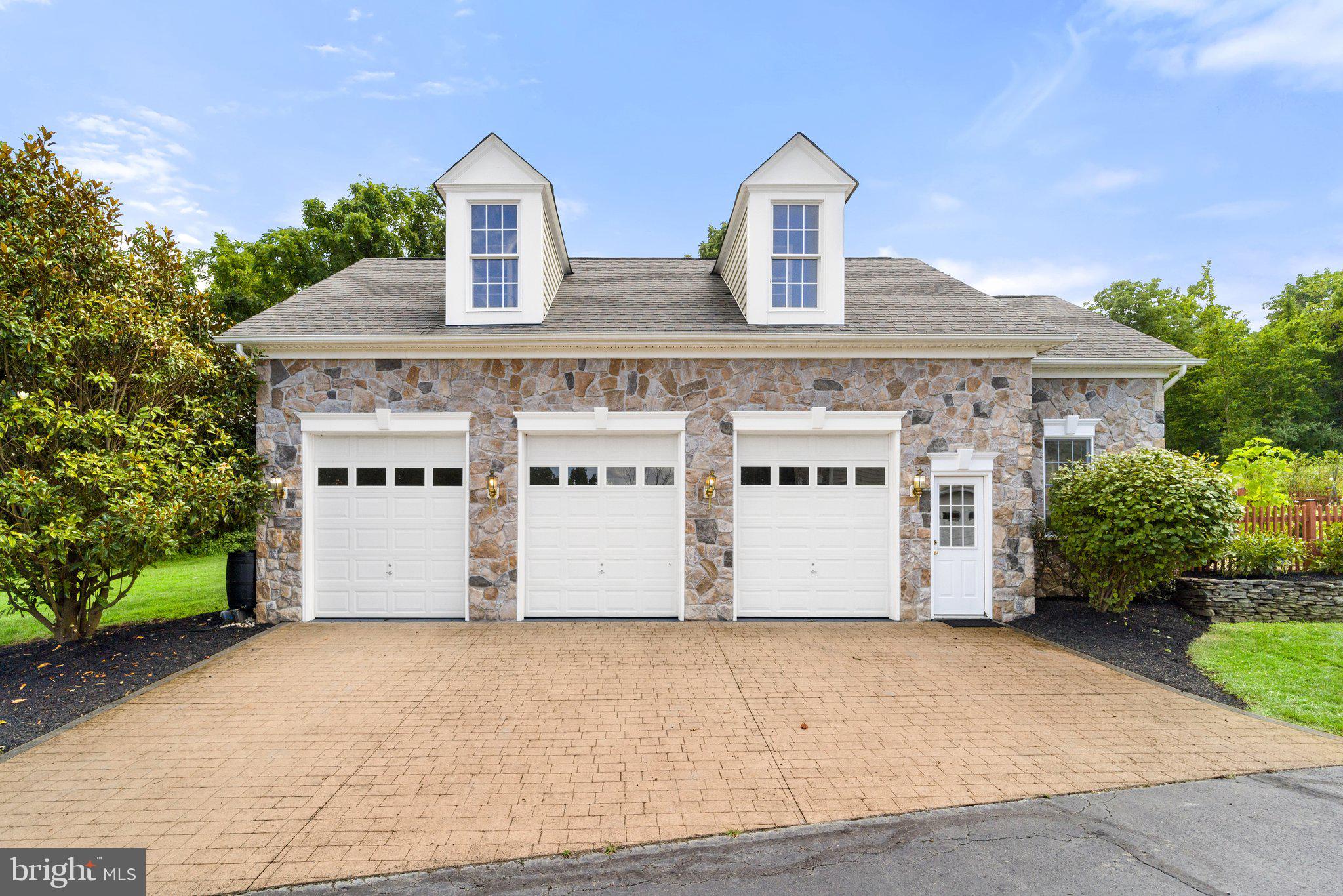 40243 FEATHERBED LANE