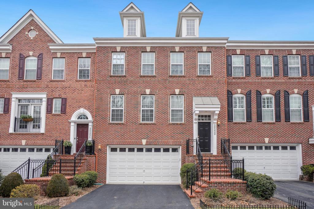 20229 CENTER BROOK SQUARE