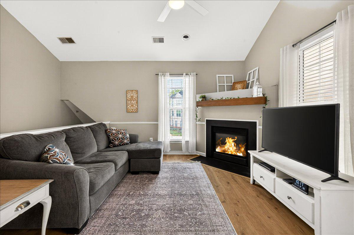 25280 LAKE SHORE SQUARE 205