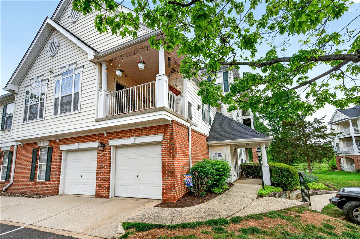 25280 LAKE SHORE SQUARE 205