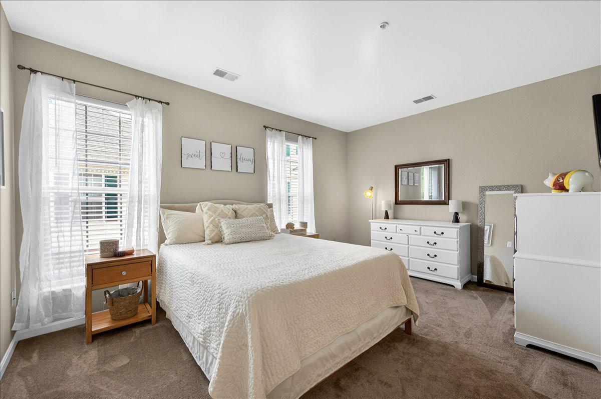 25280 LAKE SHORE SQUARE 205