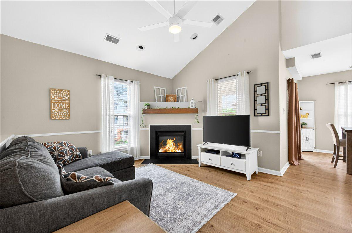 25280 LAKE SHORE SQUARE 205