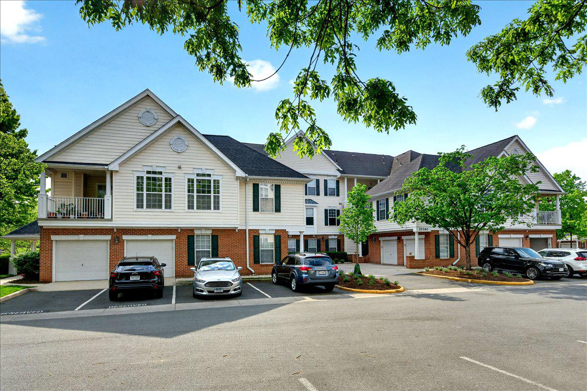 25280 LAKE SHORE SQUARE 205