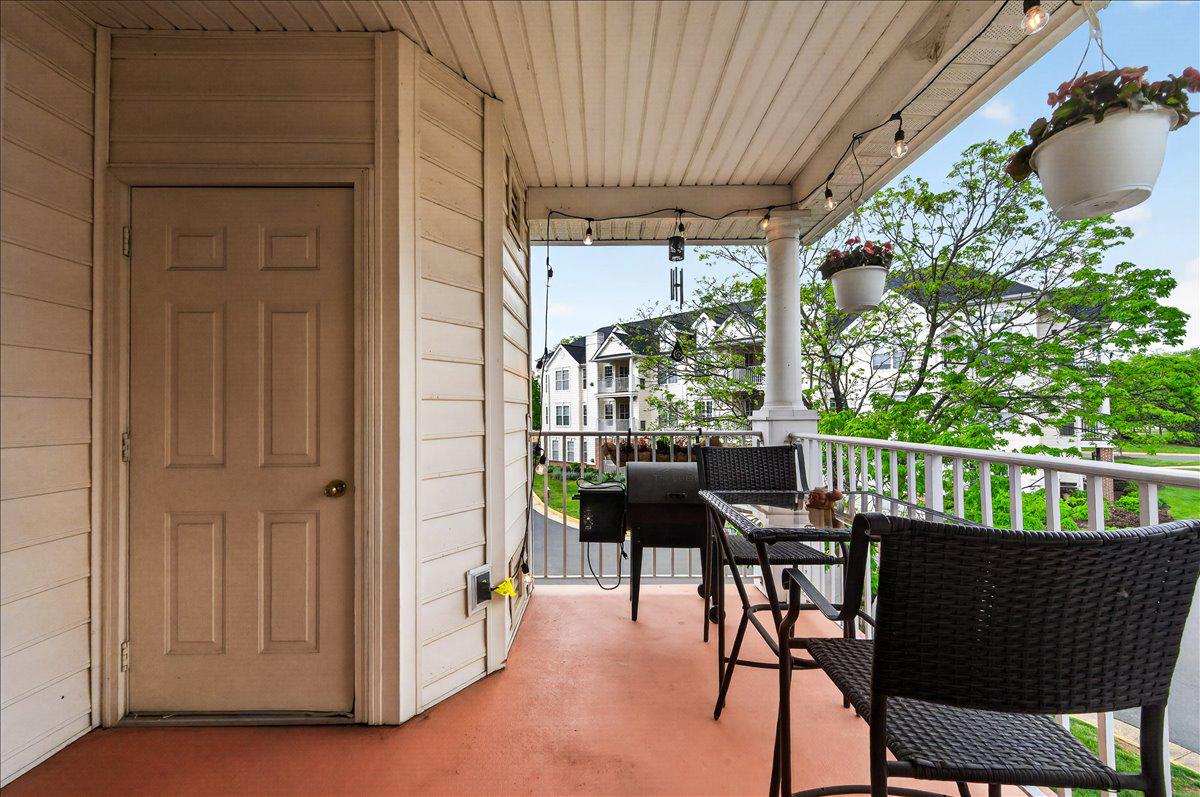 25280 LAKE SHORE SQUARE 205