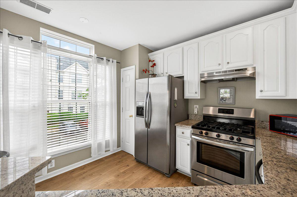 25280 LAKE SHORE SQUARE 205